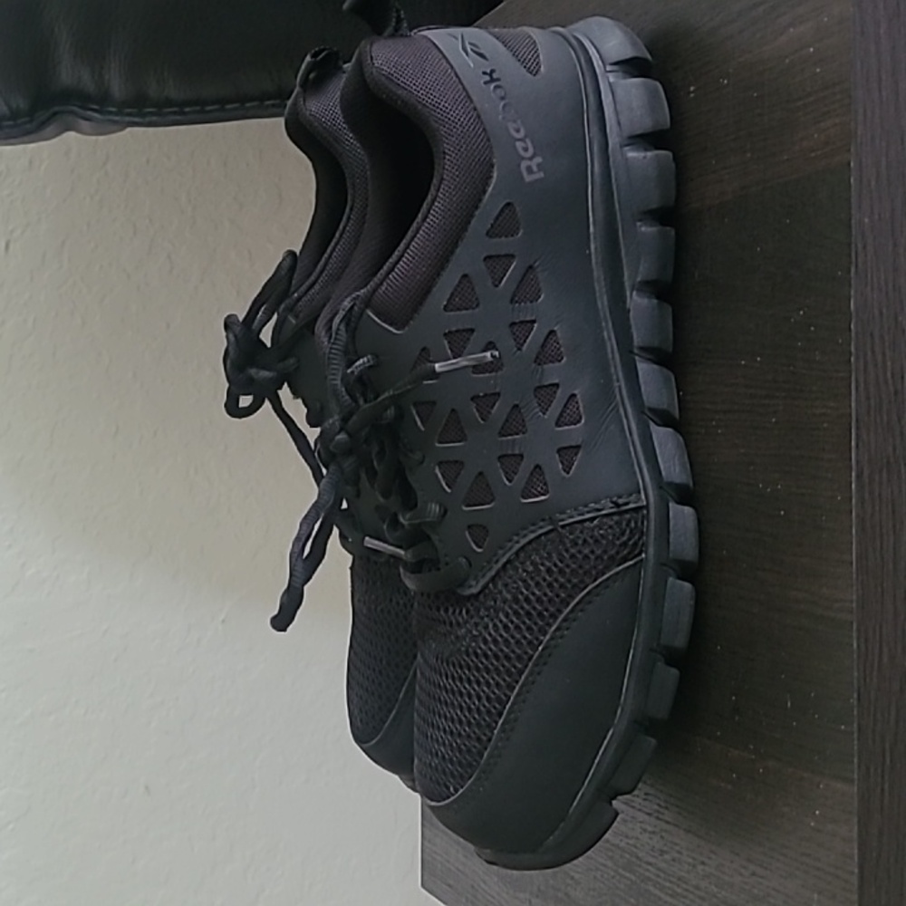 Reebok sublite cushion saftey toe work shoes